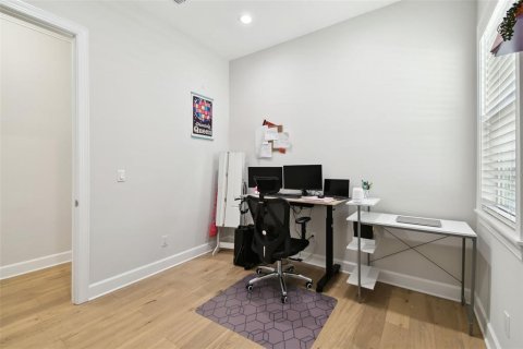 Casa en venta en Tampa, Florida, 5 dormitorios, 282.42 m2 № 2203989 - foto 27