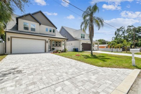 Casa en venta en Tampa, Florida, 5 dormitorios, 282.42 m2 № 2203989 - foto 3