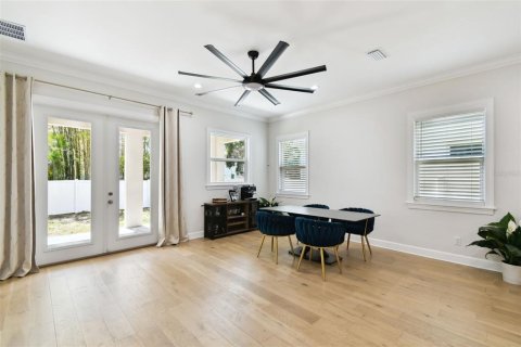 Casa en venta en Tampa, Florida, 5 dormitorios, 282.42 m2 № 2203989 - foto 11
