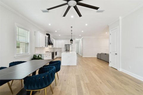 Casa en venta en Tampa, Florida, 5 dormitorios, 282.42 m2 № 2203989 - foto 7