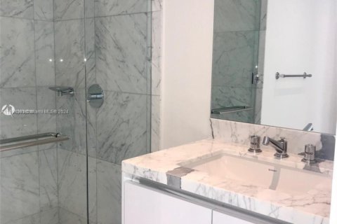 Condo in Sunny Isles Beach, Florida, 2 bedrooms  № 1452044 - photo 26