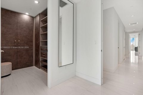 Condo in Sunny Isles Beach, Florida, 2 bedrooms  № 1452044 - photo 30