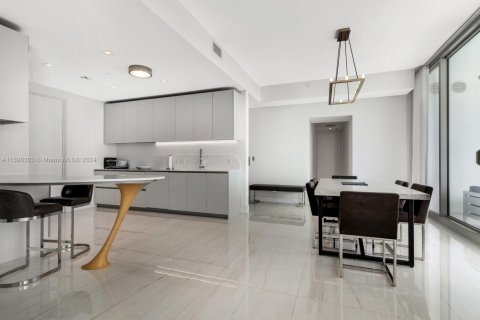 Condo in Sunny Isles Beach, Florida, 2 bedrooms  № 1452044 - photo 18