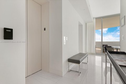 Condo in Sunny Isles Beach, Florida, 2 bedrooms  № 1452044 - photo 29