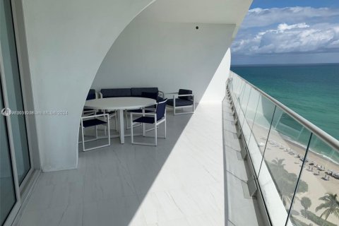 Condo in Sunny Isles Beach, Florida, 2 bedrooms  № 1452044 - photo 14