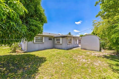 House in Margate, Florida 3 bedrooms, 138.05 sq.m. № 1790599 - photo 3