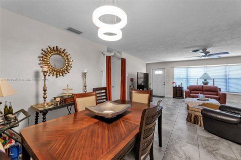 House in Margate, Florida 3 bedrooms, 138.05 sq.m. № 1790599 - photo 7