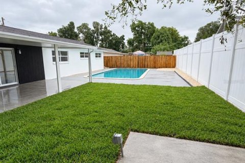Villa ou maison à vendre à Tampa, Floride: 5 chambres, 186.55 m2 № 2412563 - photo 12