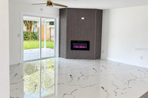 Villa ou maison à vendre à Tampa, Floride: 5 chambres, 186.55 m2 № 2412563 - photo 3