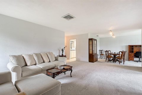 Copropriété à vendre à Sarasota, Floride: 2 chambres, 142.33 m2 № 1792995 - photo 7