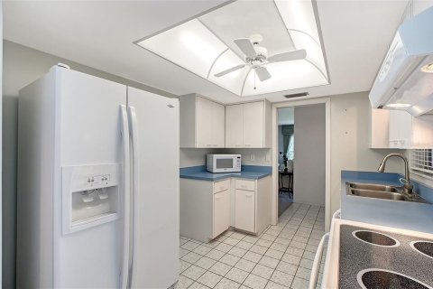 Copropriété à vendre à Sarasota, Floride: 2 chambres, 142.33 m2 № 1792995 - photo 17