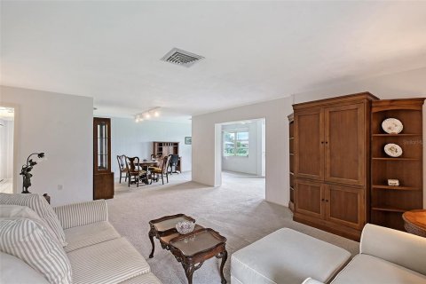 Copropriété à vendre à Sarasota, Floride: 2 chambres, 142.33 m2 № 1792995 - photo 8