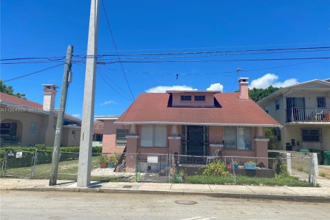 Коммерческая недвижимость в Майами, Флорида 125.14м2 № 2010153