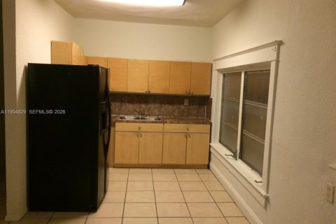 Propiedad comercial en venta en Miami, Florida, 125.14 m2 № 2010153 - foto 13