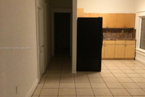 Propiedad comercial en venta en Miami, Florida, 125.14 m2 № 2010153 - foto 11