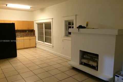 Propiedad comercial en venta en Miami, Florida, 125.14 m2 № 2010153 - foto 14