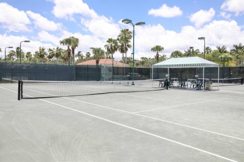 House in Port St. Lucie, Florida 3 bedrooms, 153.29 sq.m. № 2083650 - photo 26