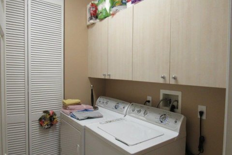 House in Port St. Lucie, Florida 3 bedrooms, 153.29 sq.m. № 2083650 - photo 8