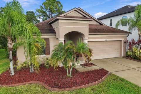 House in Tampa, Florida 4 bedrooms, 170.66 sq.m. № 2366670