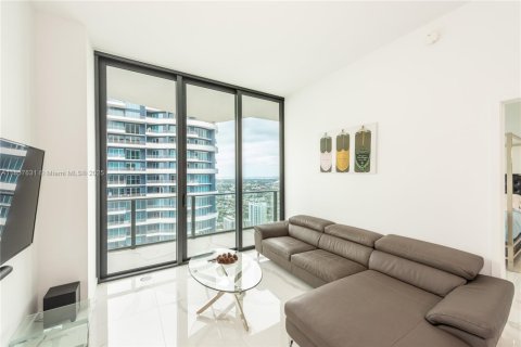 Condo in Miami, Florida, 2 bedrooms  № 1888919 - photo 3