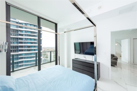 Condo in Miami, Florida, 2 bedrooms  № 1888919 - photo 13
