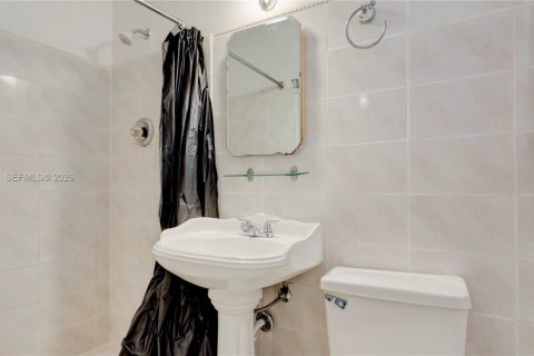 Villa ou maison à vendre à North Miami Beach, Floride: 4 chambres, 125.33 m2 № 2028029 - photo 20