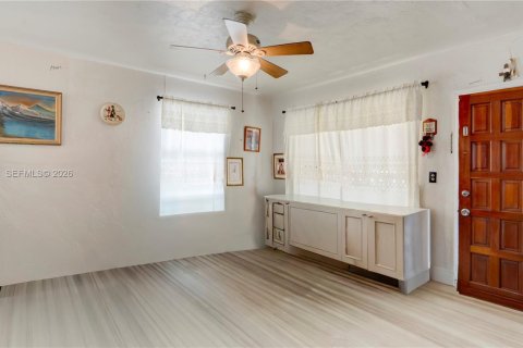 Villa ou maison à vendre à North Miami Beach, Floride: 4 chambres, 125.33 m2 № 2028029 - photo 11