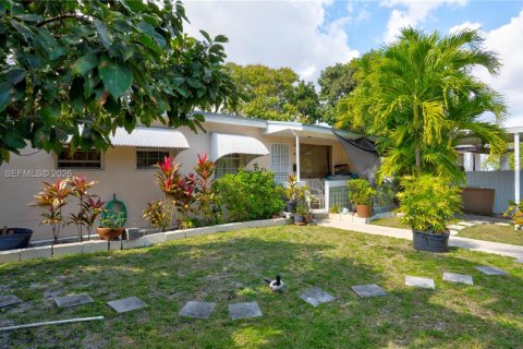 Villa ou maison à vendre à North Miami Beach, Floride: 4 chambres, 125.33 m2 № 2028029 - photo 4