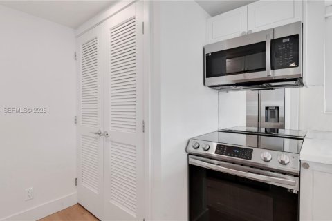 Apartamento en alquiler en Miami, Florida, 1 dormitorio, 96.25 m2 № 2011832 - foto 10