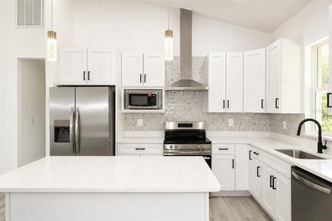 Villa ou maison à louer à Sebring, Floride: 3 chambres, 139.82 m2 № 2388663 - photo 13