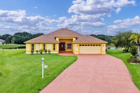 House in Leesburg, Florida 3 bedrooms, 275.08 sq.m. № 1914768 - photo 1