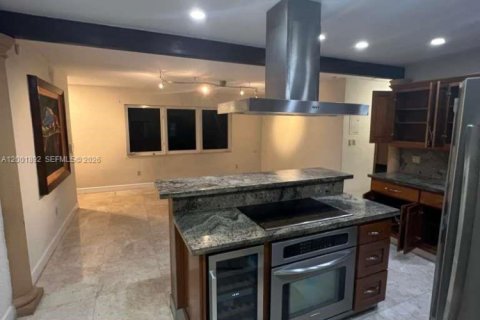 House in Miami, Florida 3 bedrooms, 128.21 sq.m. № 2066204 - photo 27