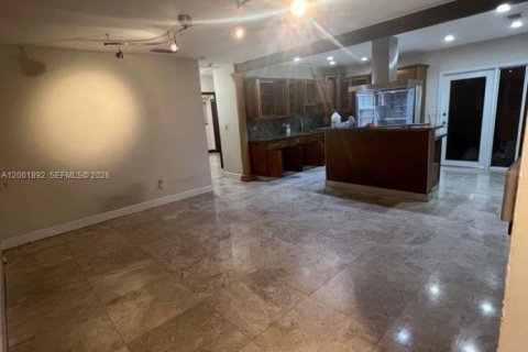 House in Miami, Florida 3 bedrooms, 128.21 sq.m. № 2066204 - photo 24