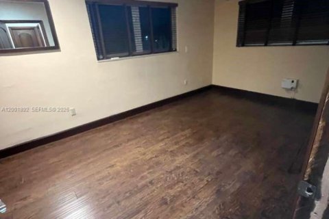 House in Miami, Florida 3 bedrooms, 128.21 sq.m. № 2066204 - photo 30