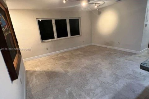 House in Miami, Florida 3 bedrooms, 128.21 sq.m. № 2066204 - photo 26