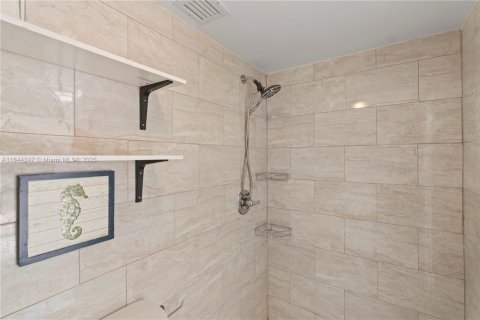 Touwnhouse à vendre à Hialeah, Floride: 4 chambres, 183.95 m2 № 1839492 - photo 22