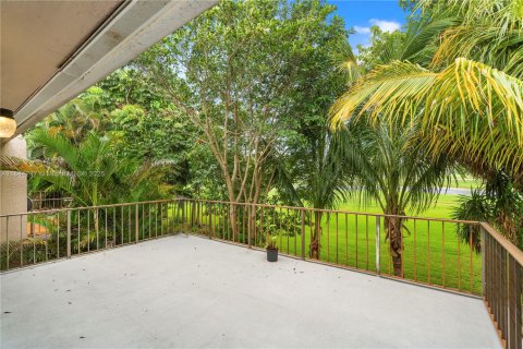 Touwnhouse à vendre à Hialeah, Floride: 4 chambres, 183.95 m2 № 1839492 - photo 7