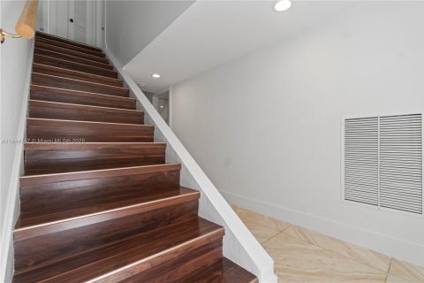 Touwnhouse à vendre à Hialeah, Floride: 4 chambres, 183.95 m2 № 1839492 - photo 24