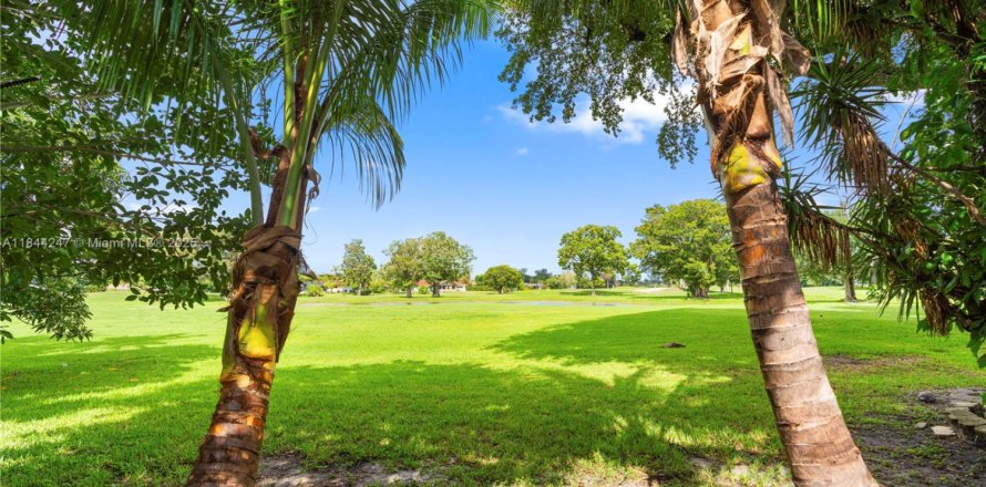 Touwnhouse à Hialeah, Floride 4 chambres, 183.95 m2 № 1839492