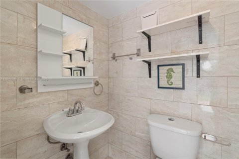 Touwnhouse à vendre à Hialeah, Floride: 4 chambres, 183.95 m2 № 1839492 - photo 28
