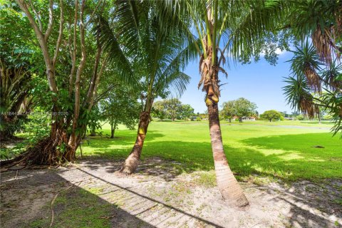 Touwnhouse à vendre à Hialeah, Floride: 4 chambres, 183.95 m2 № 1839492 - photo 15
