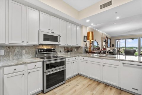 Condo in Osprey, Florida, 2 bedrooms  № 2142445 - photo 9