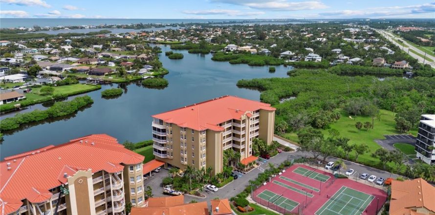 Condo in Osprey, Florida, 2 bedrooms  № 2142445