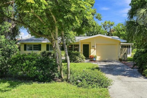 Casa en Saint Petersburg, Florida 3 dormitorios, 144.37 m2 № 2368803