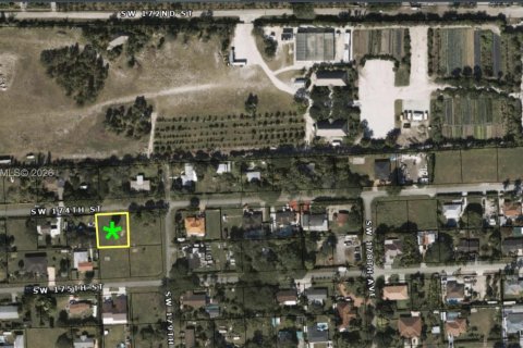 Terreno en venta en Homestead, Florida № 2153268 - foto 1