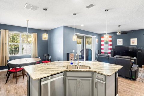 House in Sanford, Florida 5 bedrooms, 252.51 sq.m. № 2231260 - photo 11