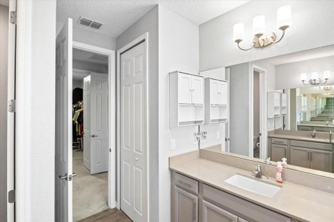 House in Sanford, Florida 5 bedrooms, 252.51 sq.m. № 2231260 - photo 25