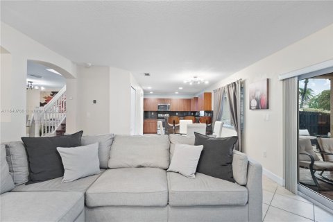 Townhouse in Miami, Florida 4 bedrooms, 214.33 sq.m. № 1830401 - photo 17