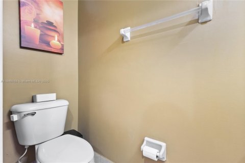 Townhouse in Miami, Florida 4 bedrooms, 214.33 sq.m. № 1830401 - photo 22