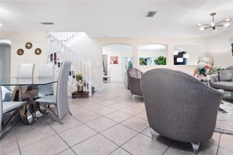 Townhouse in Miami, Florida 4 bedrooms, 214.33 sq.m. № 1830401 - photo 7
